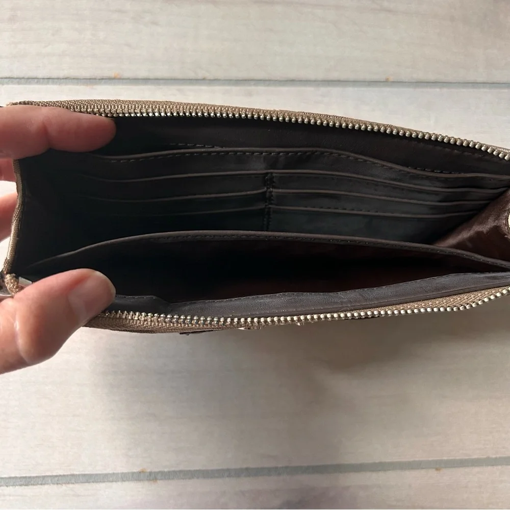 NWT 100% Authentic Coach Ashley Signature Satin Zippy Clutch Wallet